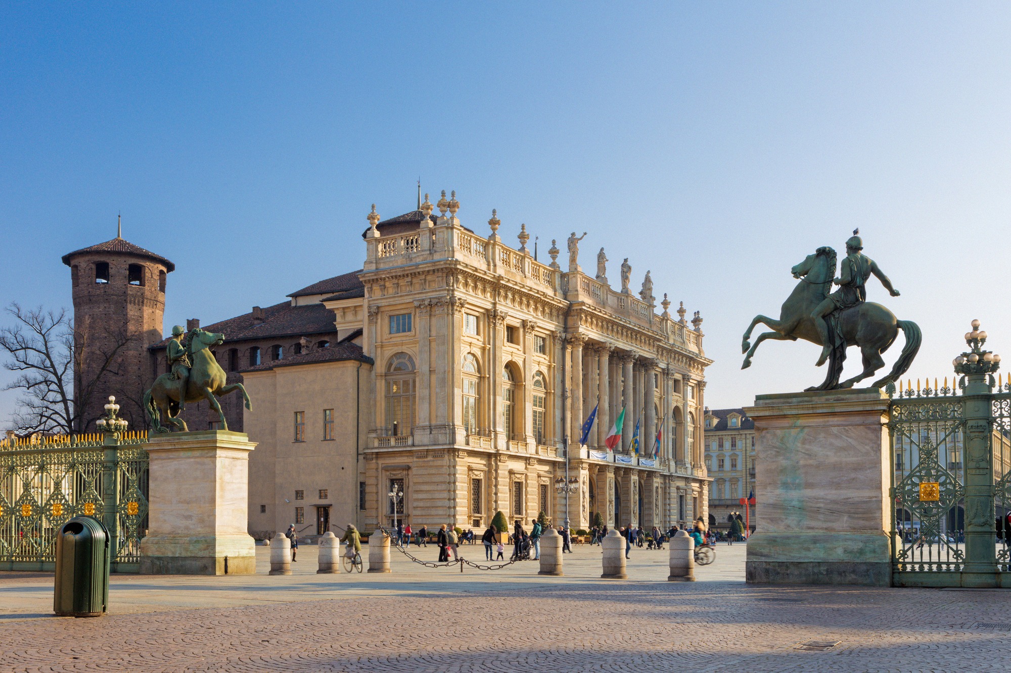 Die Piazza Castello mit dem Palazzo Madama und Palazzo Reale ist das kulturelle Herz Turins und Zentrum der Savoyer Herrschaft.